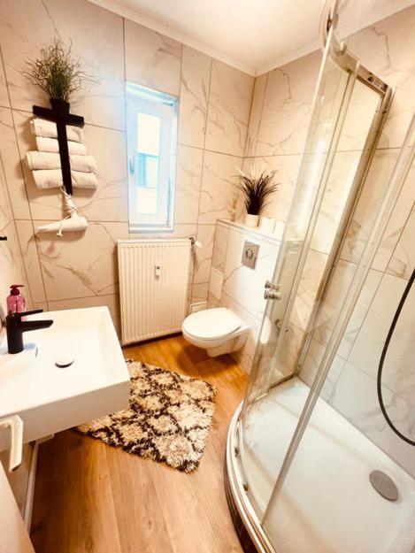 Ferienwohnung An Der Uniklinik Mit Eigener Kueche Und Renoviertem Badezimmer Homburg  Exterior photo